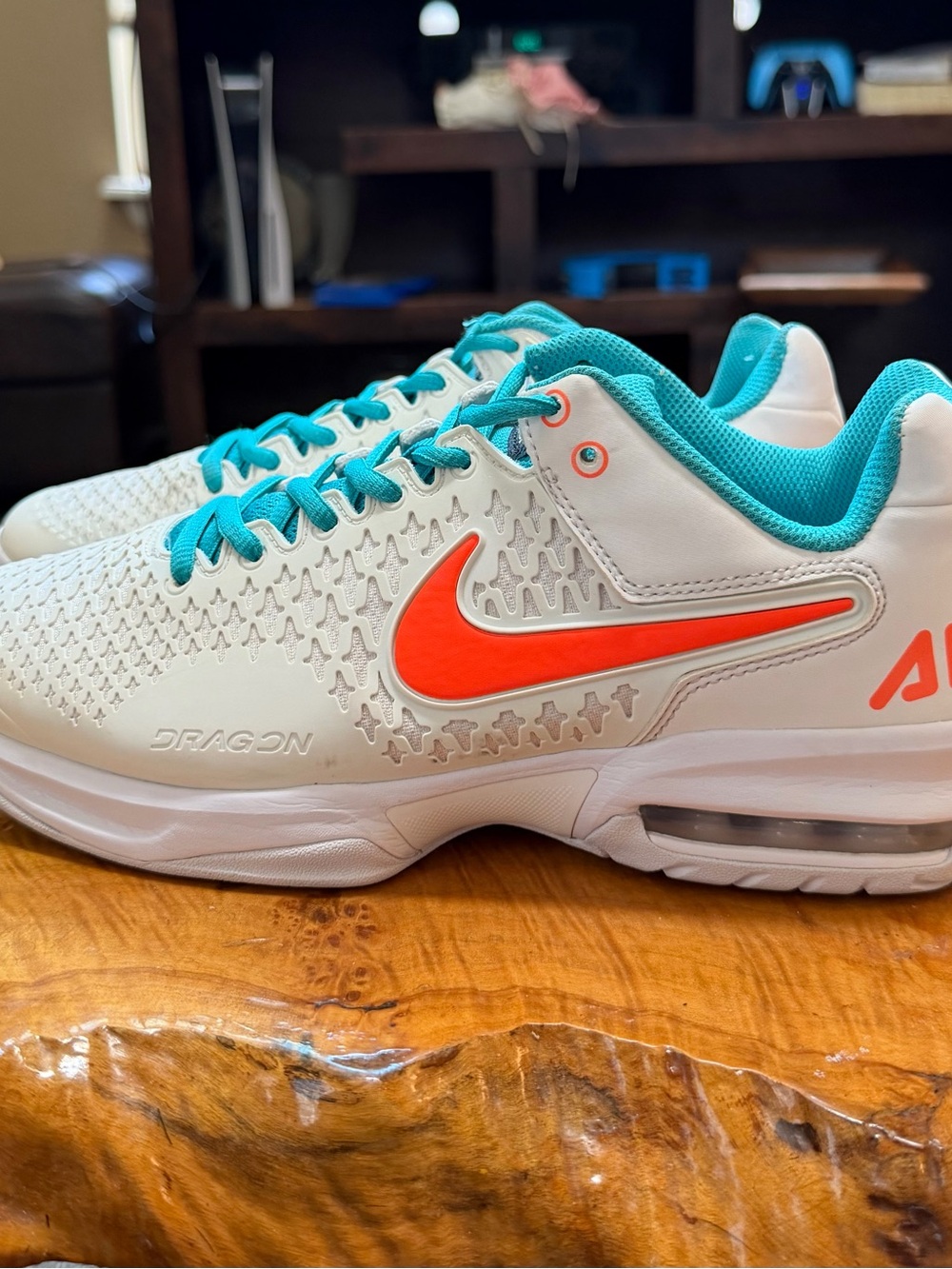 Nike Air Max Cage Men 7 / Women 8.5 White Hyper Crimson Aqua 554875-183